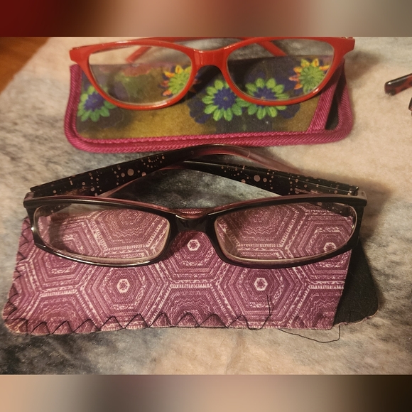 Bundle of reading glasses - Picture 7 of 9